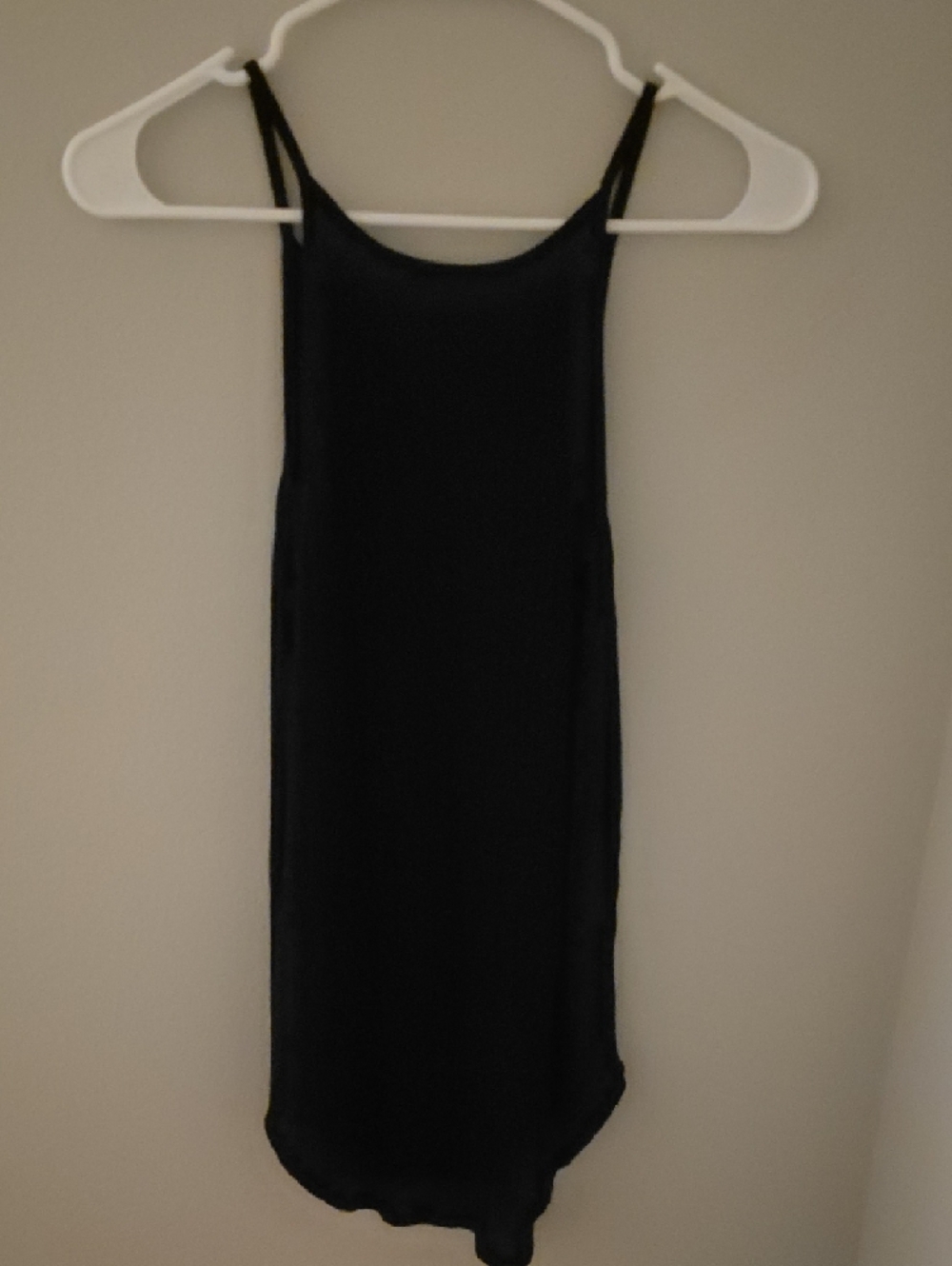 Express Medium Ribbed Flowy Tank Top - Picture 4 of 5